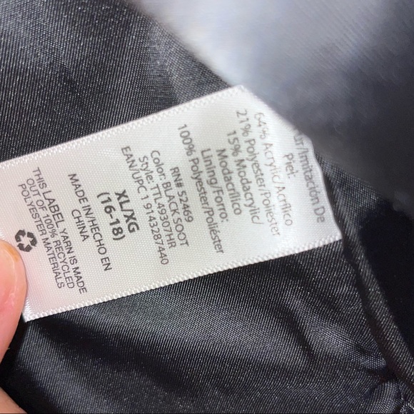 Black Faux Fur Oversized Vest - Picture 3 of 5